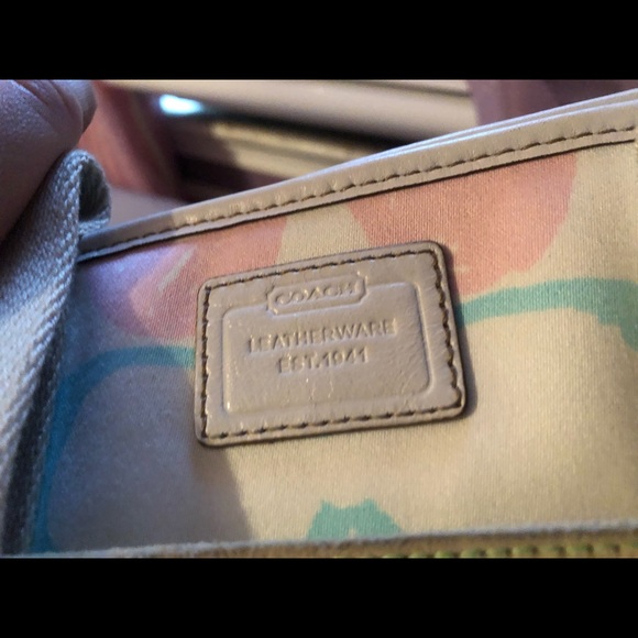 Coach Hampton Signature Scribble Pastel Purse/Tote - Picture 5 of 7